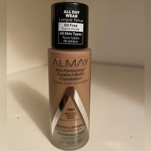 180 Almay Skin Perfecting Comfort Matte Foundation Hypoallergenic Neutral Toasty
